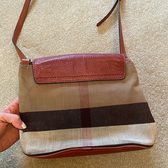 Authentic Burberry crossbody - Picture 3 of 12
